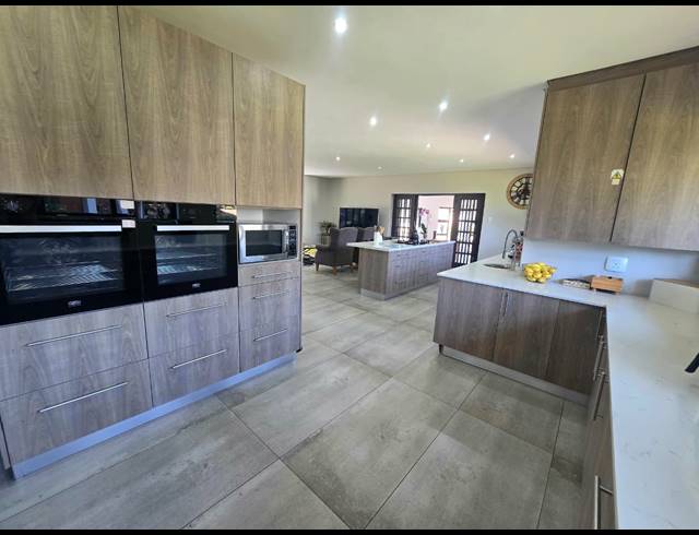5 BEDROOM HOUSE FOR SALE IN THREE RIVERS
